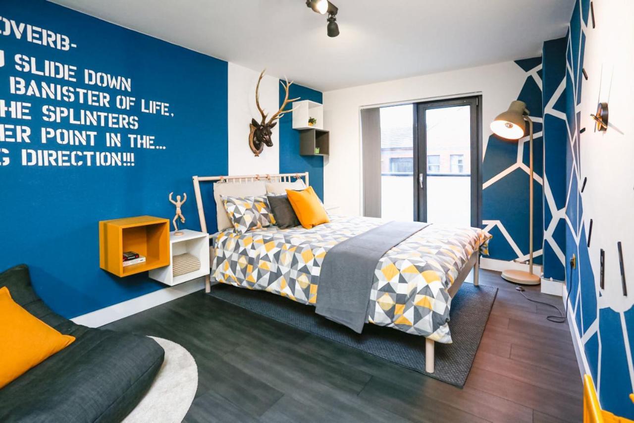 Funky City Apartment - Secure Parking - Wifi - Sleeps 6 - No Parties Belfast Exterior foto