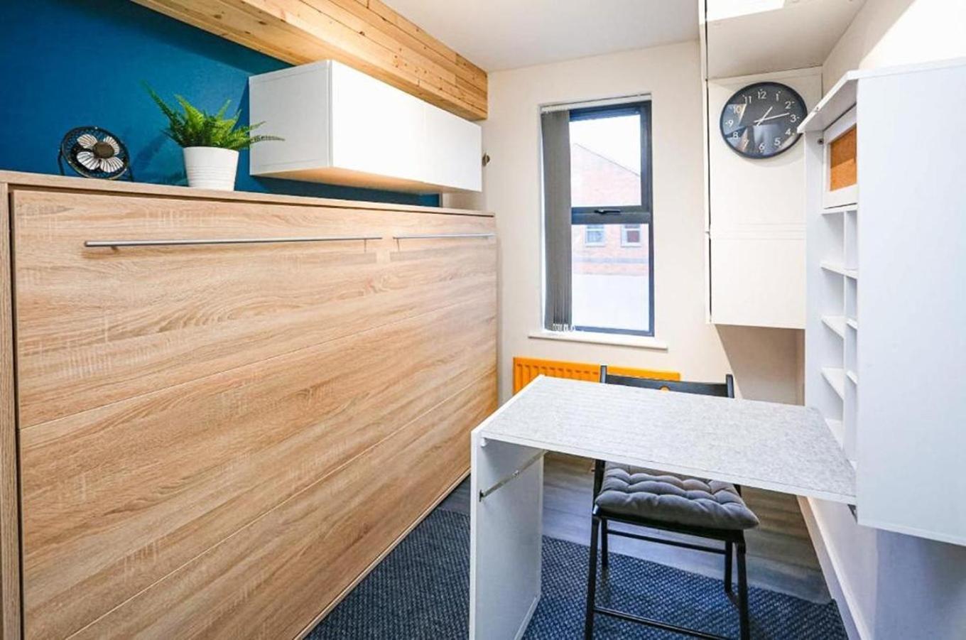 Funky City Apartment - Secure Parking - Wifi - Sleeps 6 - No Parties Belfast Exterior foto